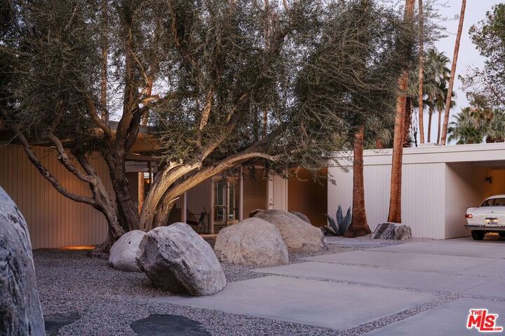 Property Photo: 1272 E Verbena Drive CA 92262