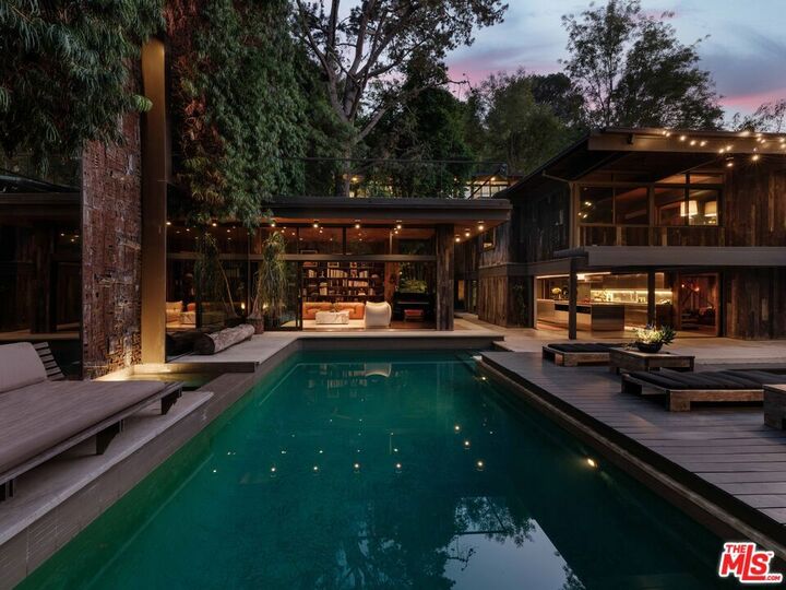 Property Photo:  2563 Nichols Canyon Road  CA 90046 