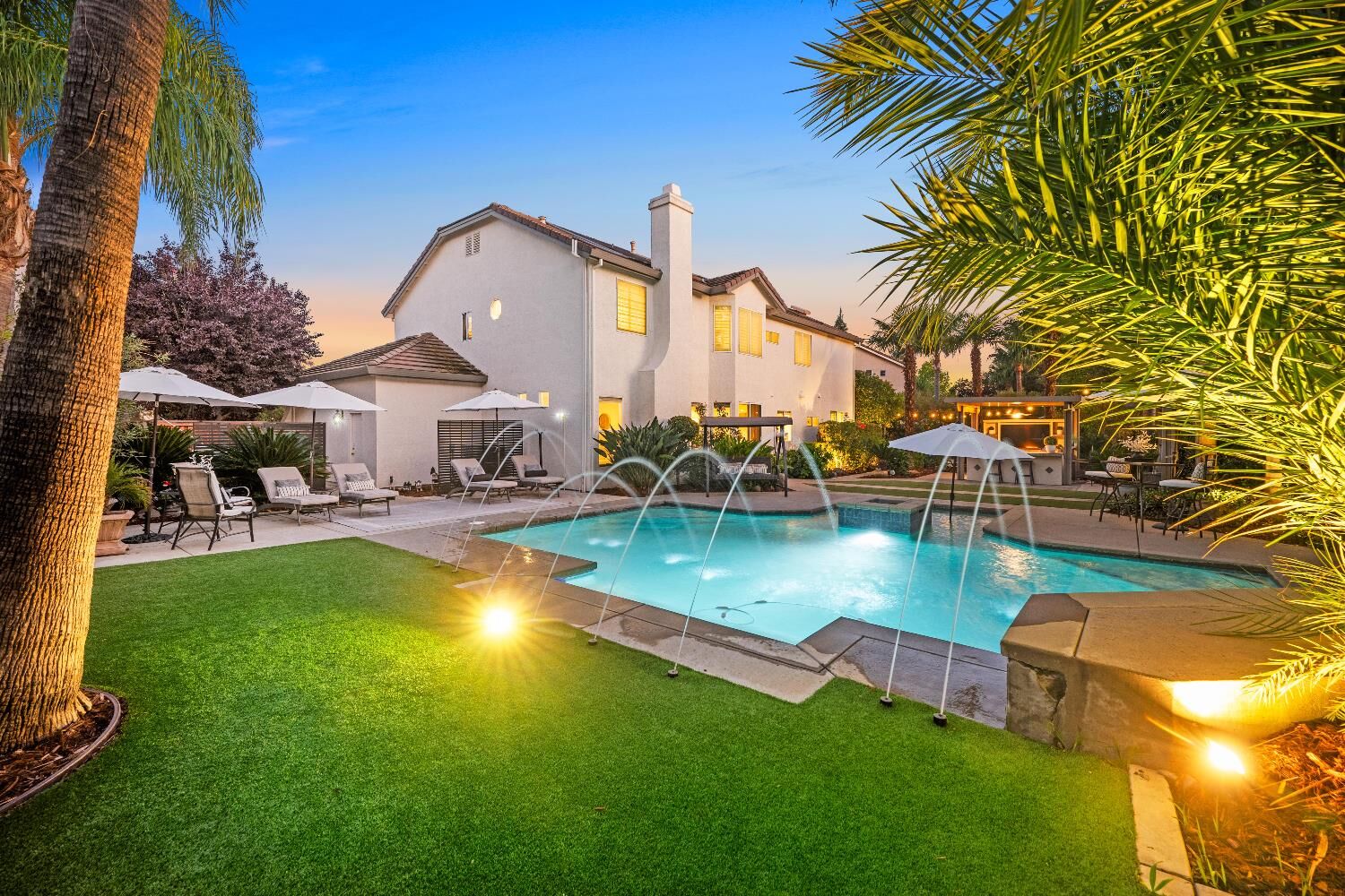 Property Photo: 232 Baroness Court CA 95747