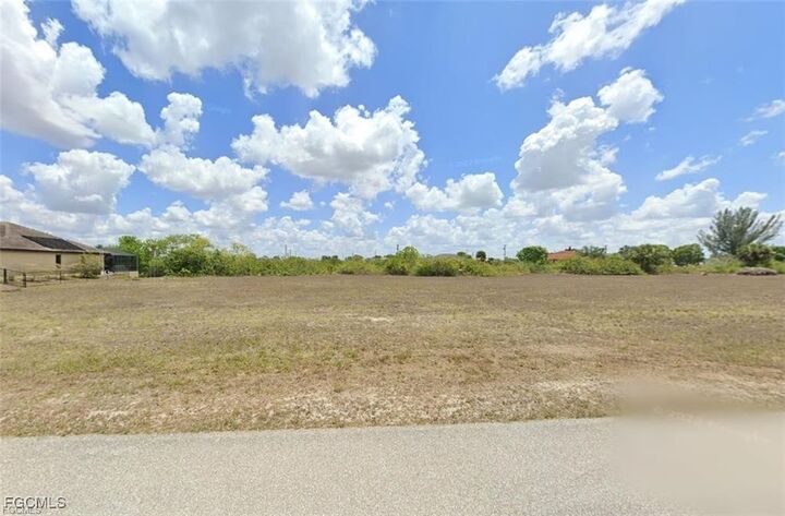 Property Photo:  2231 NW 7th Avenue  FL 33993 