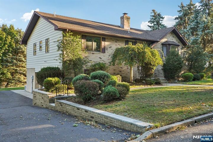 Property Photo: 8 Cambridge Road NJ 07512