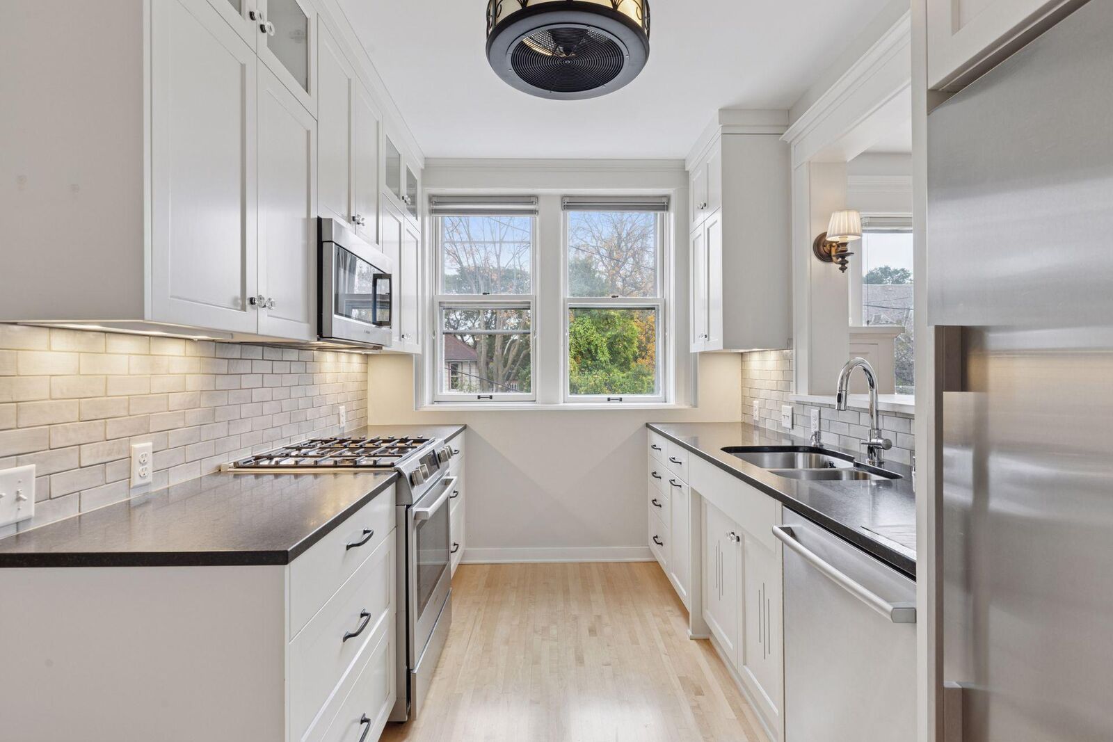 Property Photo:  56 Arundel Street 10  MN 55102 