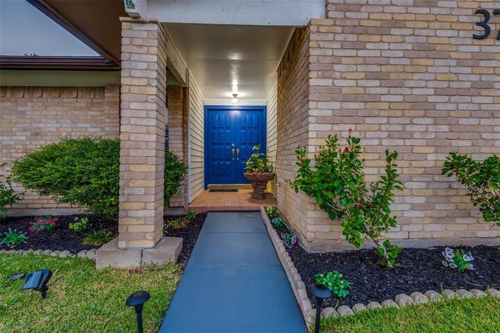 Property Photo: 37 Merrie Circle TX 75081