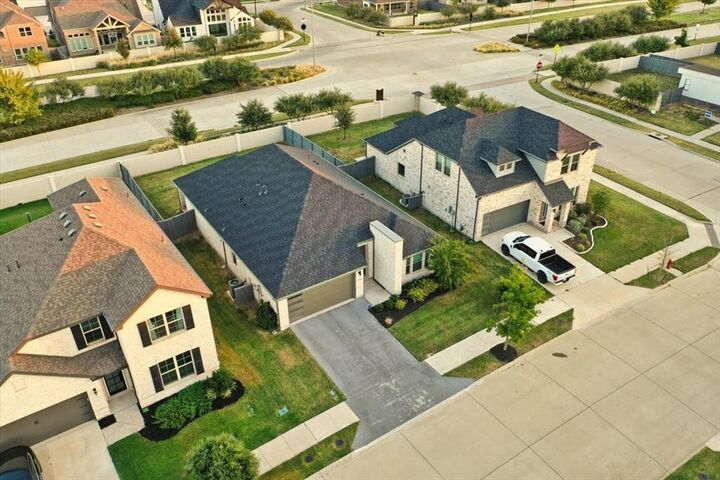 Property Photo: 6938 Aster Drive TX 76084