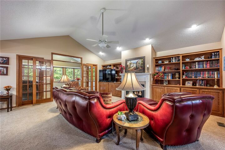 Property Photo: 6 Devizis Drive AR 72714