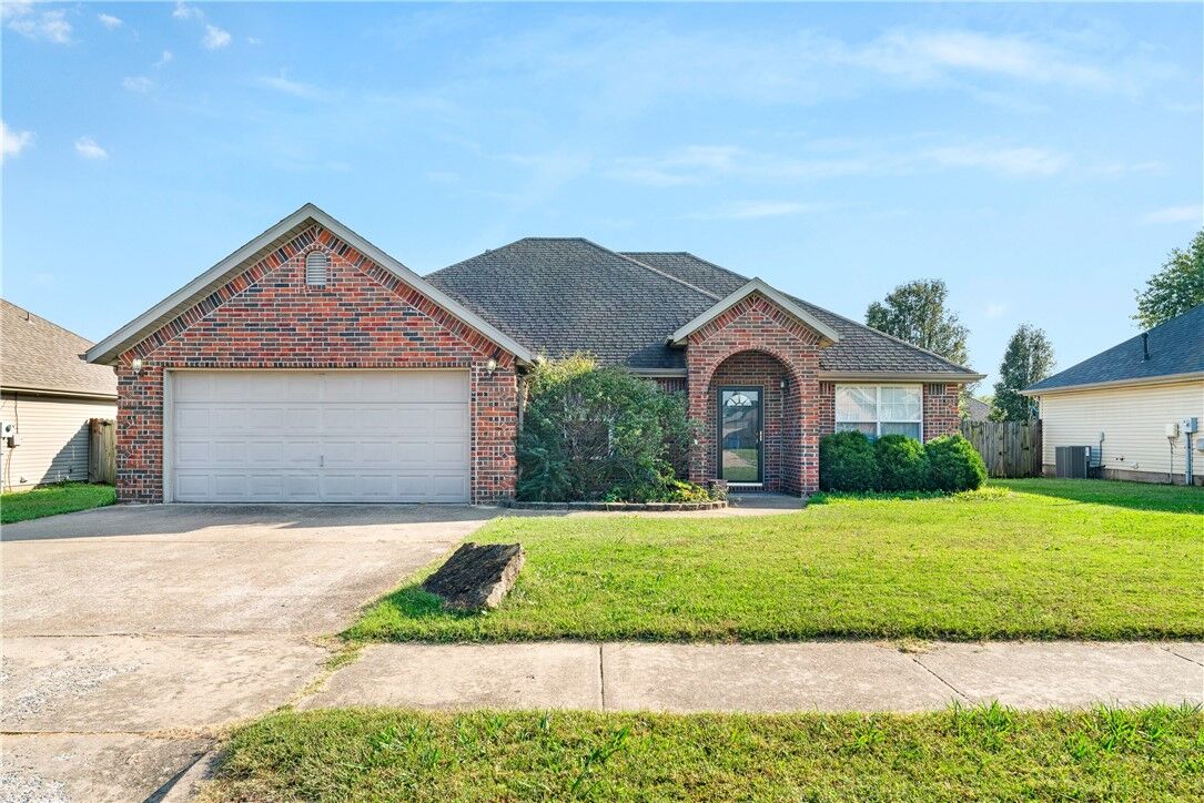 Property Photo: 1304 E Courage AR 72761