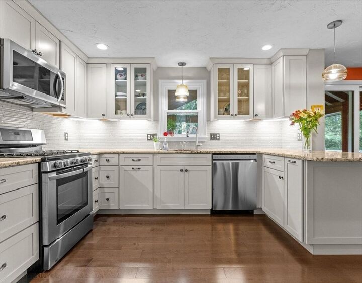 Property Photo: 9 Pleasantview Ter MA 01701