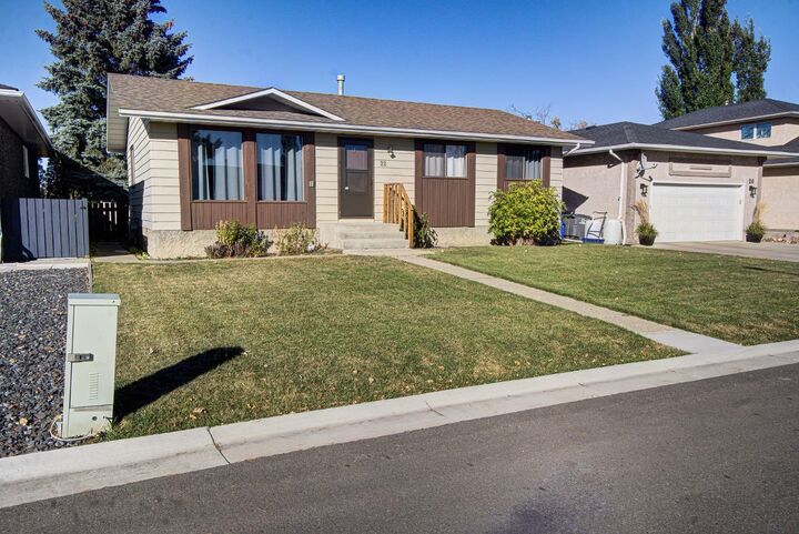 Property Photo: 22 Westrose Avenue AB T0L 0T0
