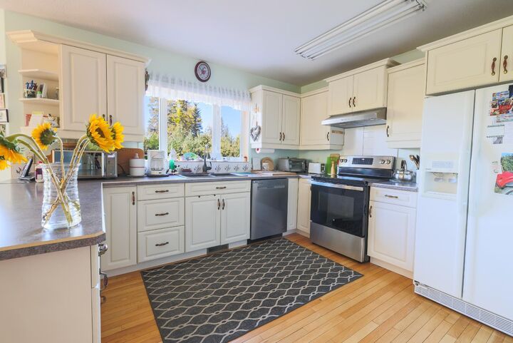 Property Photo: 5241 325A Township 236 AB T0M 1X0
