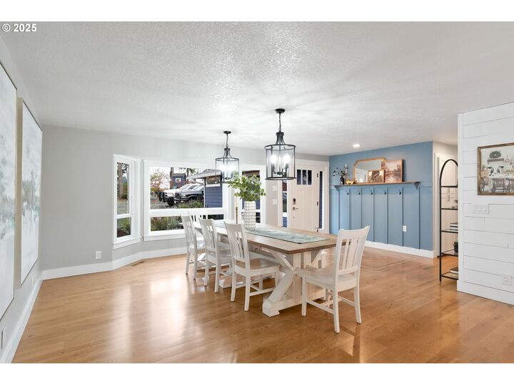 Property Photo: 2220 119th Ave SE OR 97317