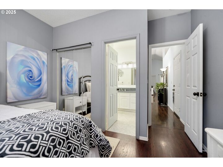 Property Photo:  719 NE Dallas St  WA 98607 