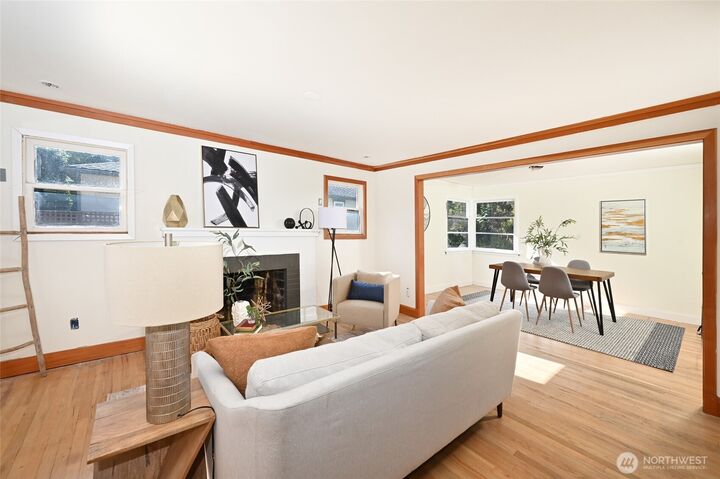 Property Photo: 3911 88th Avenue SE WA 98040