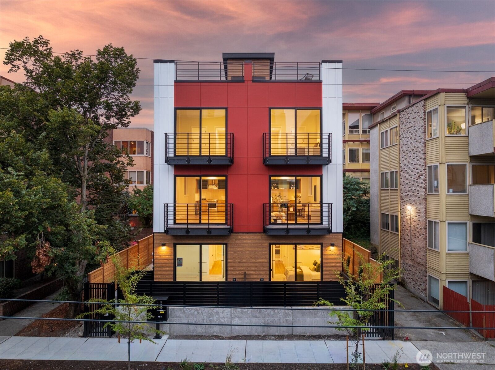 Property Photo: 318 A Bellevue Avenue E WA 98102
