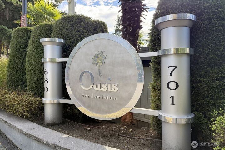 Property Photo: 701 122nd Avenue NE 307 WA 98005