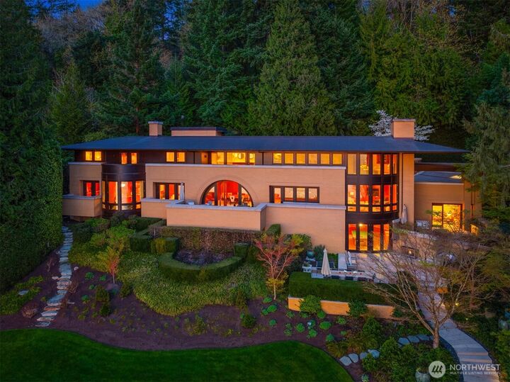 Property Photo: 415 Shoreland Drive SE WA 98004