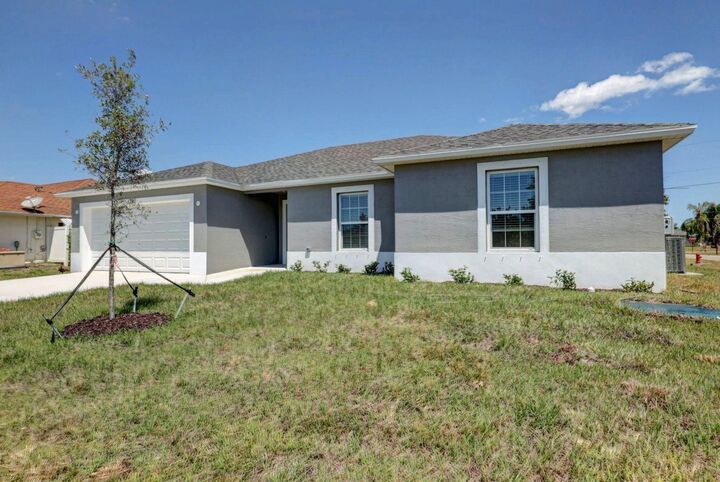 Property Photo:  131 SW Pisces Terrace  FL 34984
