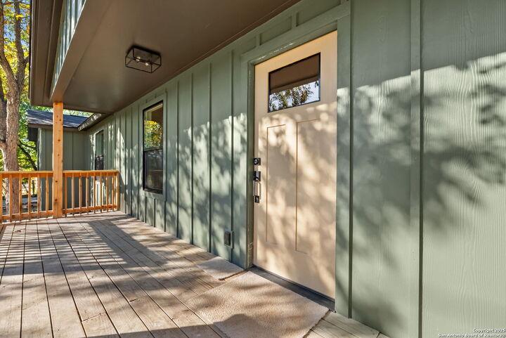 Property Photo: 1264 S Academy Ave TX 78130
