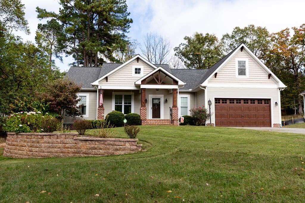 Property Photo: 212 Belmont Circle VA 23901