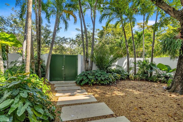 Property Photo: 3330 Crystal Ct FL 33133