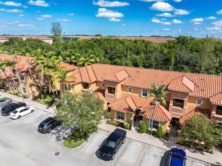 Property Photo:  1025 SW 143rd Ave 1303  FL 33027