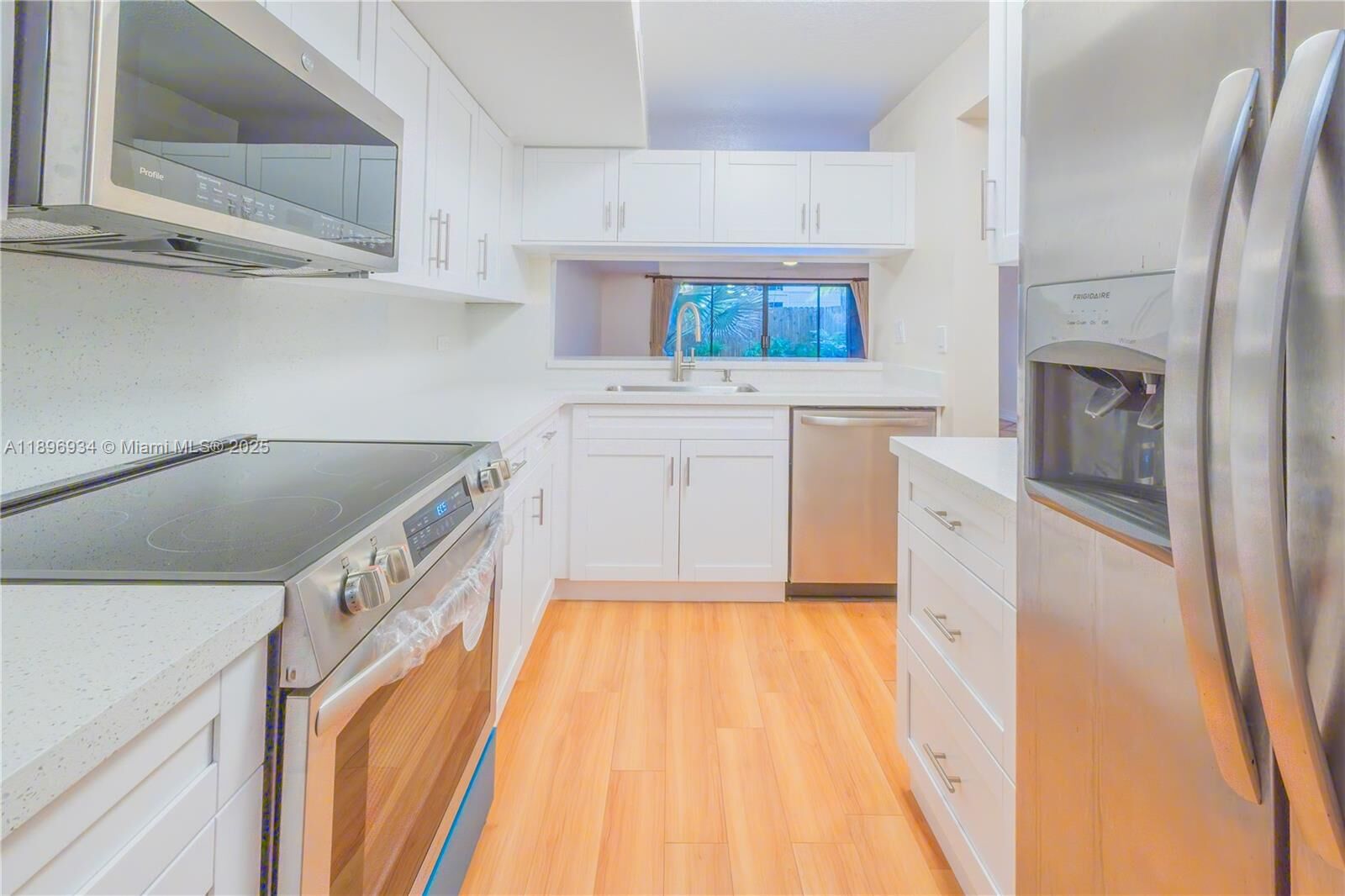 Property Photo:  7890 SW 86th St 11  FL 33143 