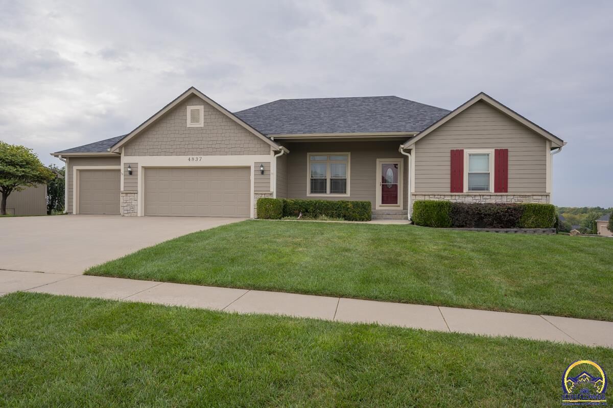Property Photo:  4837 NW Lin Ct  KS 66618 
