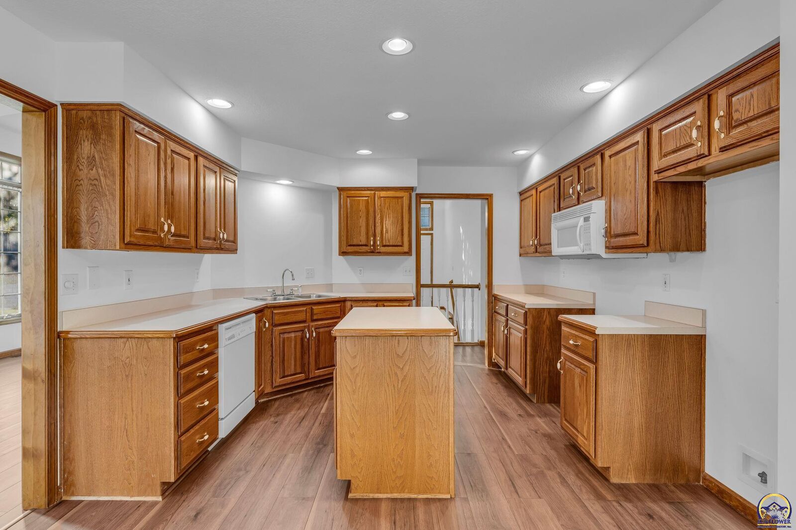 Property Photo: 3912 SW Stonybrook Dr KS 66610