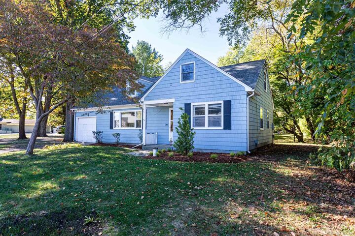 Property Photo: 10 Lakeview Park CT 06237