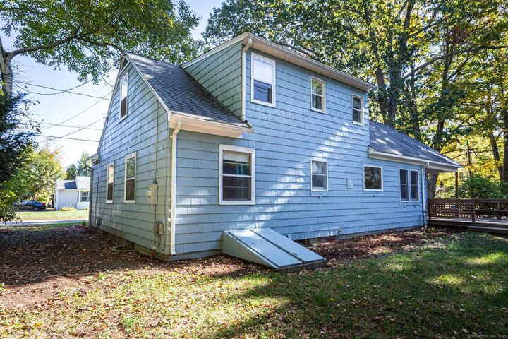 Property Photo:  10 Lakeview Park  CT 06237 