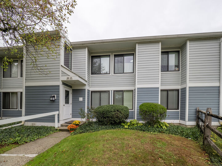Property Photo: 20 Olcott Way 20 CT 06877
