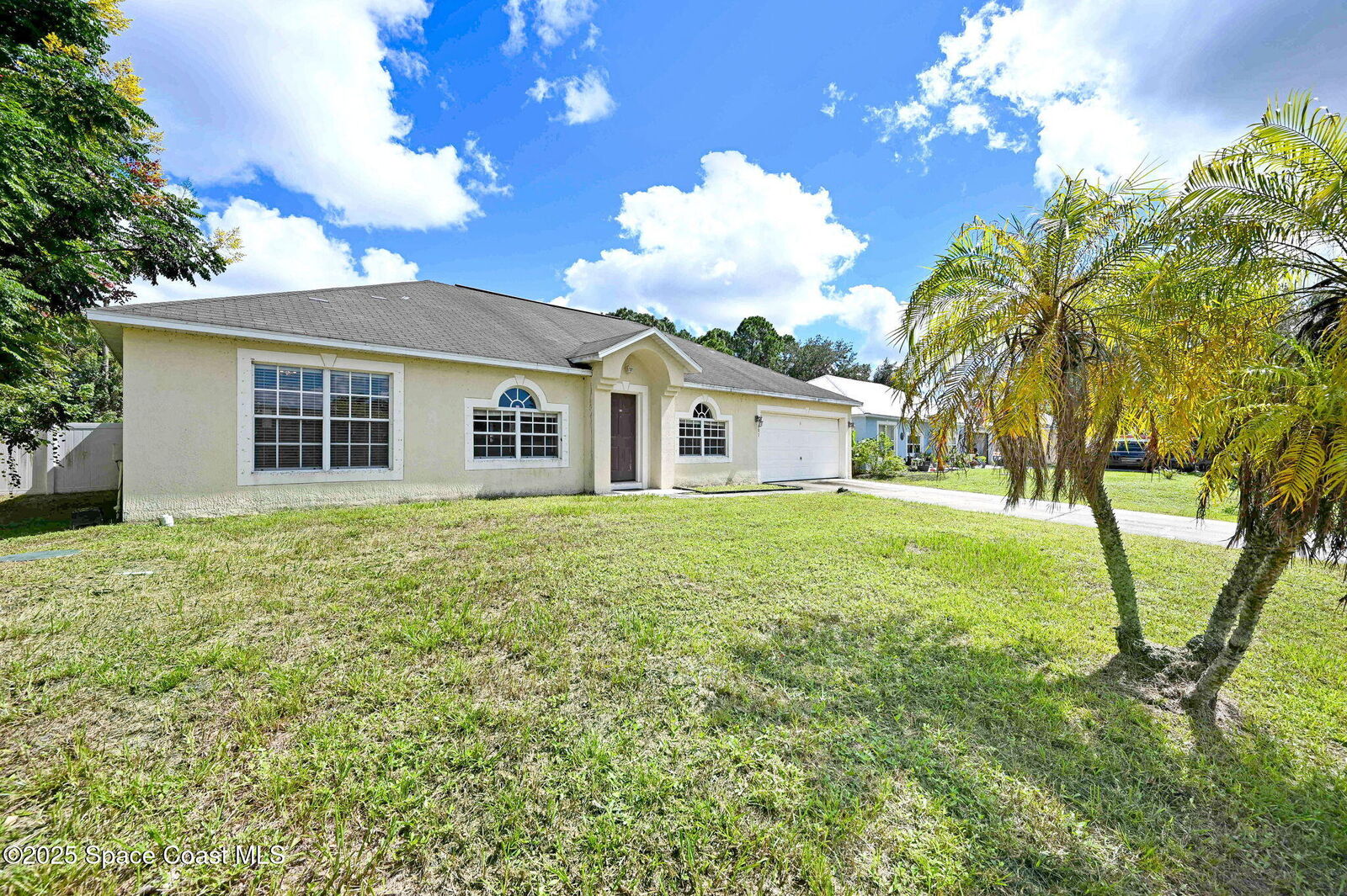 Property Photo:  601 David Circle SW  FL 32908