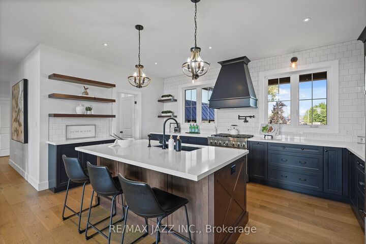 Property Photo: 48 Pleasant View Crescent ON K0M 2C0