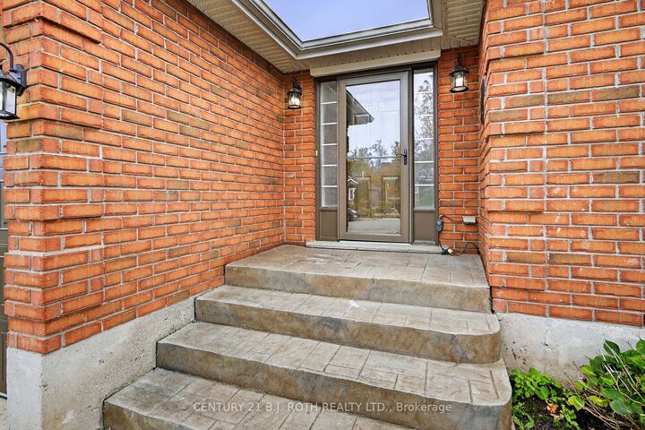 Property Photo: 655 Glen Cedar Crescent ON L9S 2J5