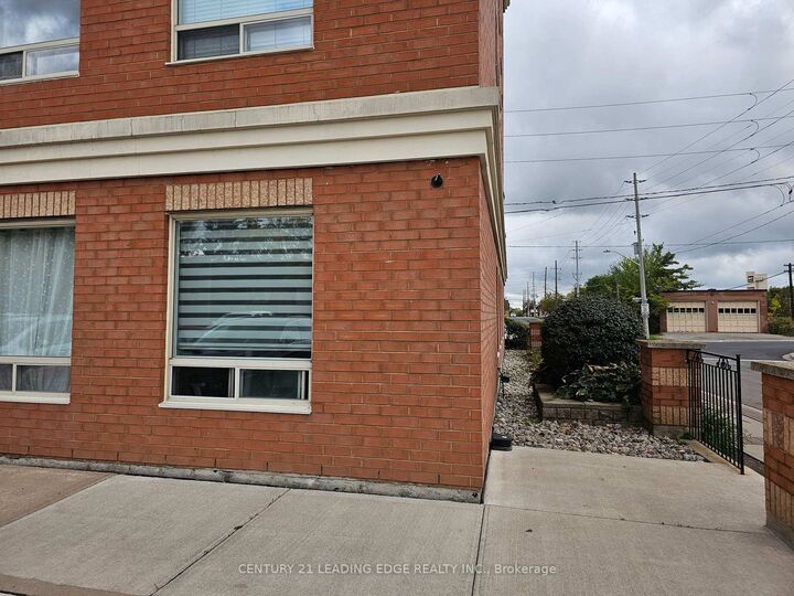 Photo de la propriété: 32 Tannery Street 105 ON L5M 6T6