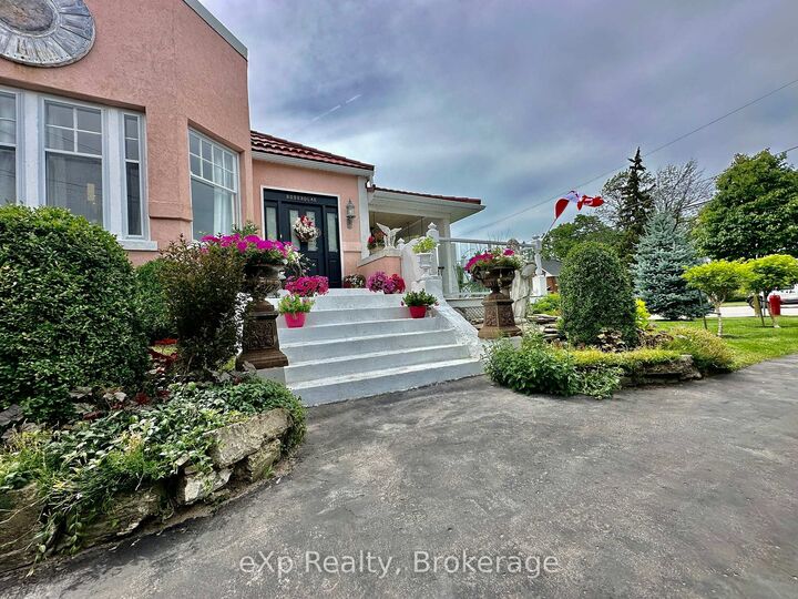 Property Photo:  85 10th Street  ON N4N 1M9