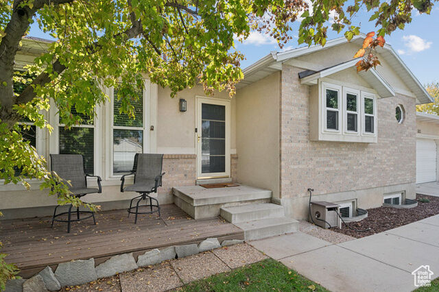 Property Photo: 1891 W Orchard View Cir S UT 84095