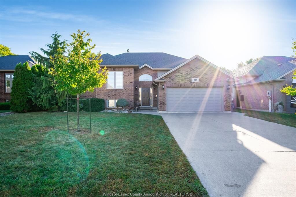 Property Photo: 92 Joanne Court ON N8H 5H5