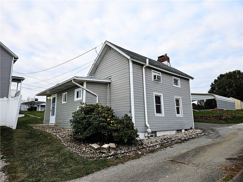 Property Photo:  10 Eggers Ave  PA 15012