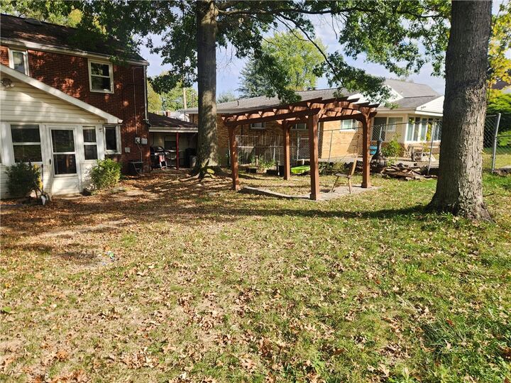 Property Photo: 5920 Rodgers St PA 15207