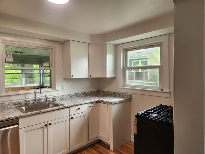 Property Photo: 5920 Rodgers St PA 15207