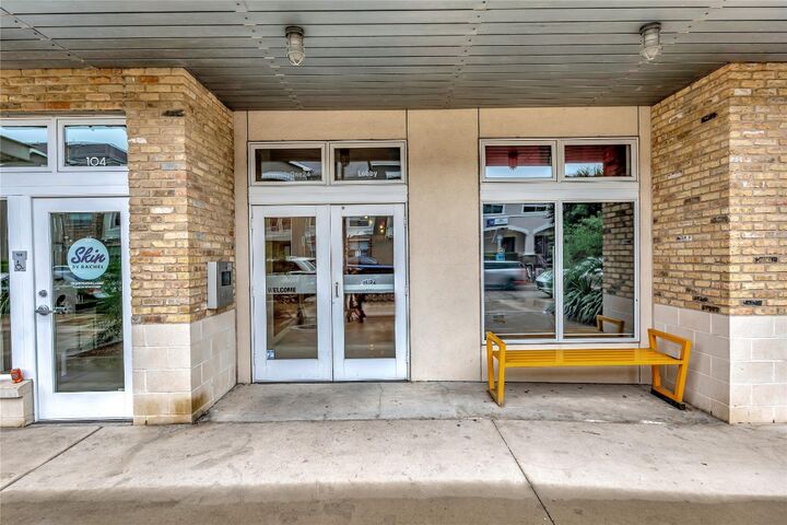 Property Photo:  2124 E 6th Street 305  TX 78702 