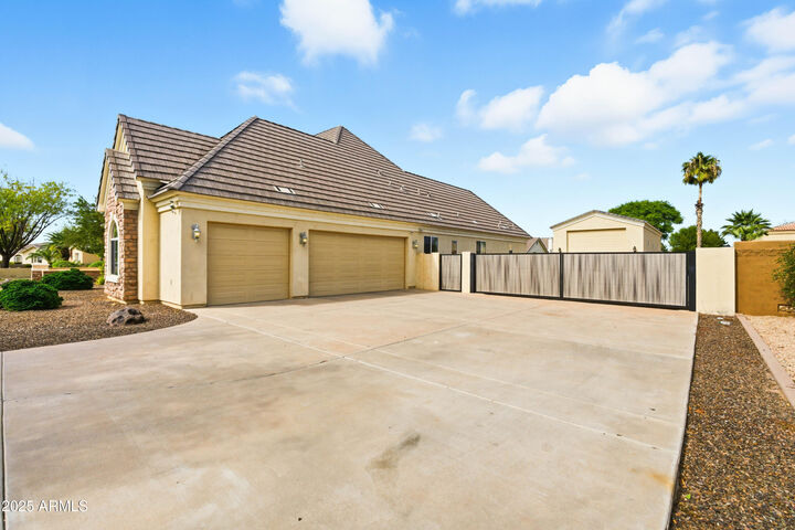 Property Photo: 2670 E Vallejo Court AZ 85298