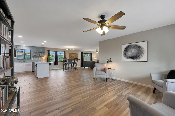 Property Photo:  3502 E Janice Way  AZ 85032 