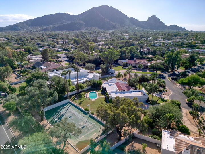 Property Photo: 6330 E Huntress Drive AZ 85253