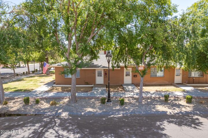 Property Photo:  7162 N 57th Avenue  AZ 85301 