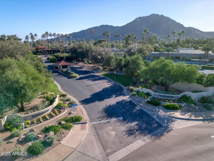 Property Photo: 6330 E Huntress Drive 85 AZ 85253