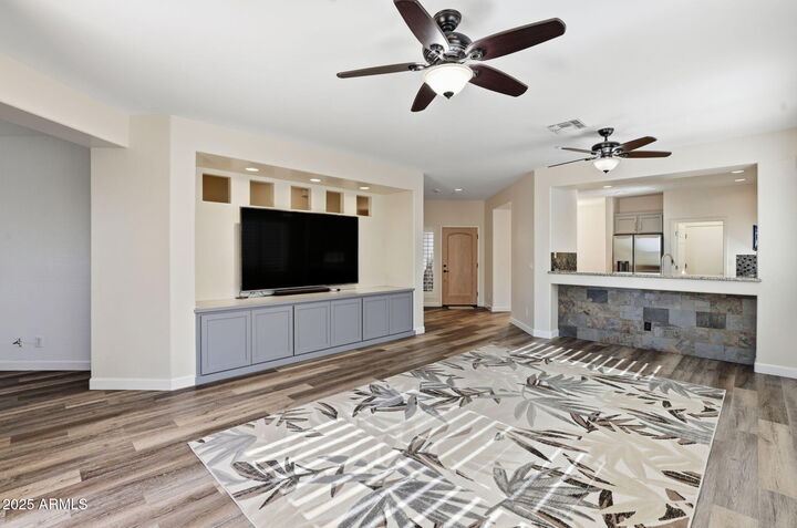 Property Photo: 41428 N Fairgreen Way AZ 85086