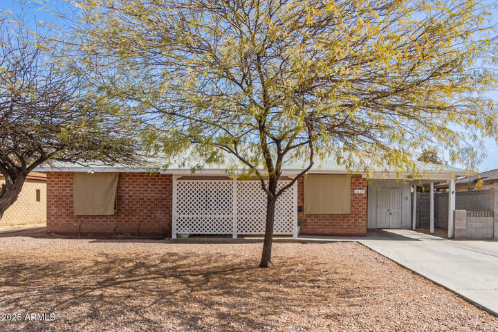 Property Photo: 3607 N 21st Avenue AZ 85015