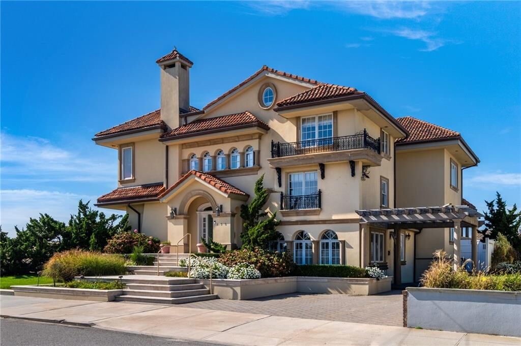 Property Photo:  135 Beach 145th Street  NY 11694 