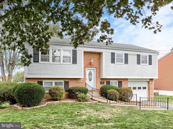 Property Photo: 7 E Woodland Drive PA 17055